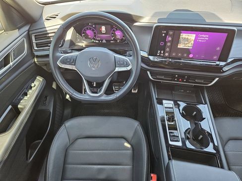 Used 2024 Volkswagen Atlas Cross Sport SEL R-Line AWD/4WD image 28