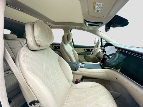 Used 2023 Mercedes-Benz EQS 580 4MATIC SUV w/ Exclusive Trim Package image 30