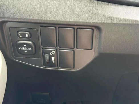 Used 2015 Toyota Prius Two image 10