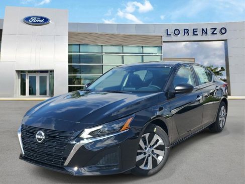 Used 2025 Nissan Altima 2.5 S FWD image 19