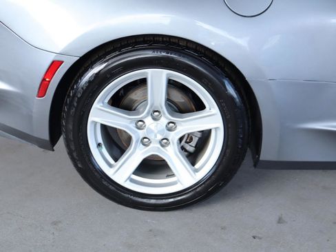 Used 2019 Chevrolet Camaro LT w/ Technology Package RWD image 5