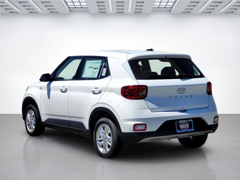 New 2026 Hyundai Venue SE FWD image 6