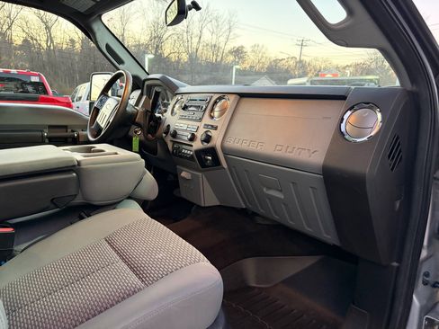 Used 2016 Ford F250 XLT w/ XLT Premium Package image 41