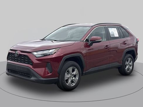 Used 2025 Toyota RAV4 XLE AWD/4WD image 7