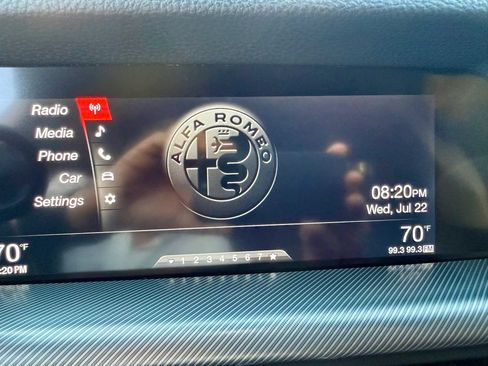 Used 2018 Alfa Romeo Stelvio Sport w/ Quick Order Package 22J Sport AWD/4WD image 32