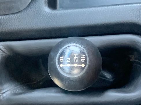 Used 2013 RAM 2500 Tradesman w/ Chrome Appearance Group image 31