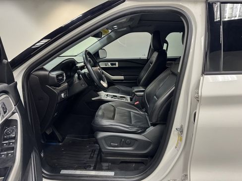 Used 2021 Ford Explorer Limited w/ Equipment Group 301A image 23
