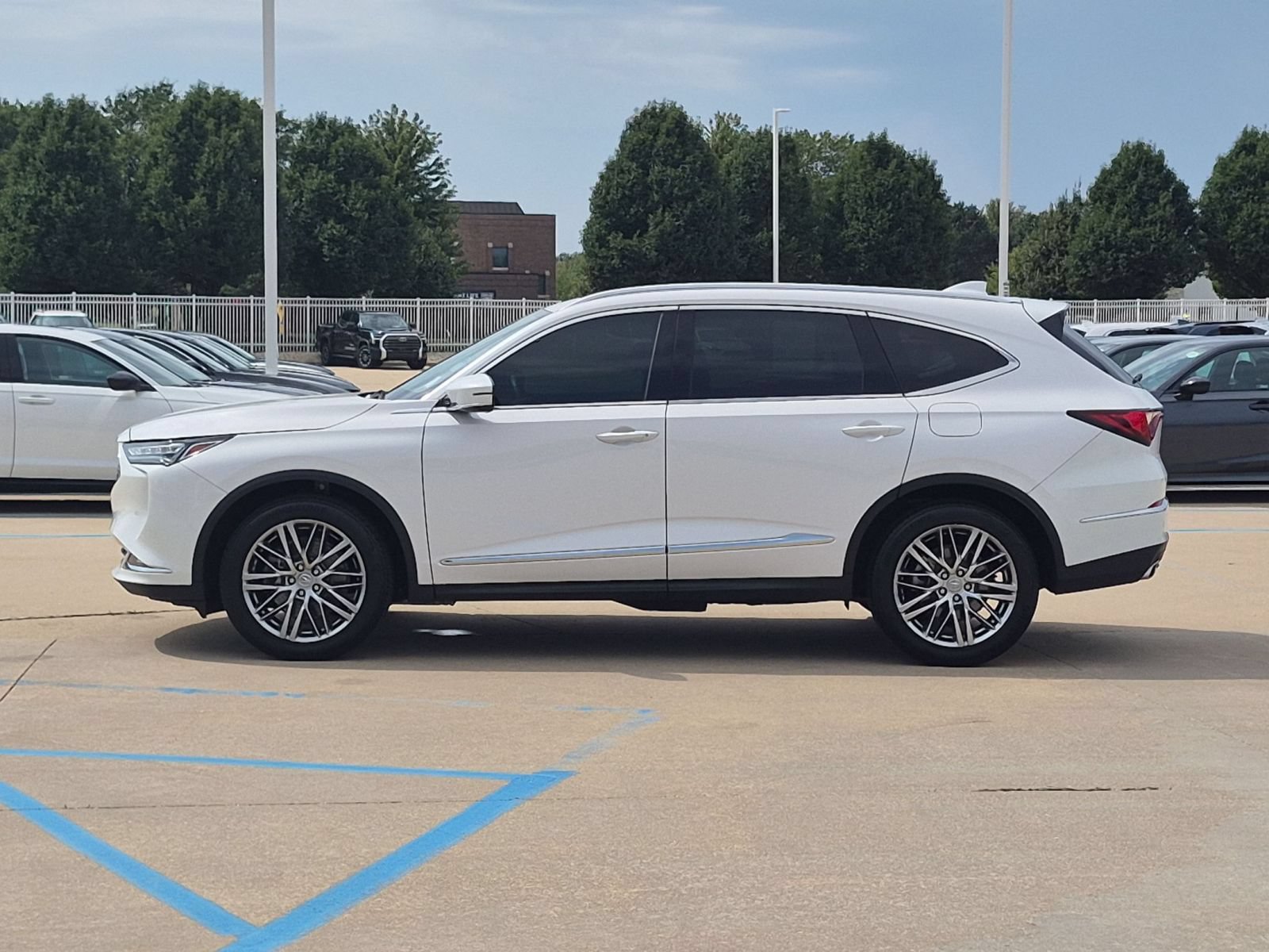 Used 2024 Acura MDX w/ Advance Package AWD/4WD image 8