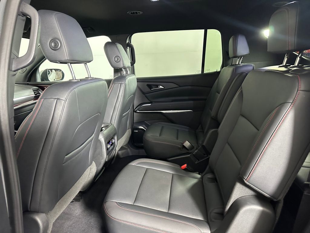 Used 2024 Chevrolet Traverse Z71 w/ Enhanced Driving Package AWD/4WD image 25