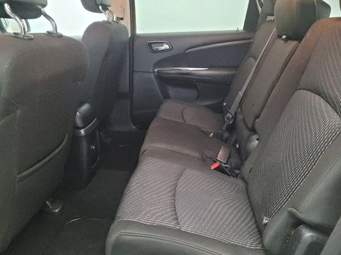 Used 2019 Dodge Journey SE w/ Connectivity Group image 18