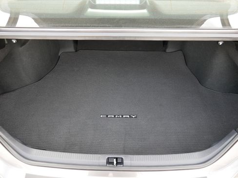 Used 2022 Toyota Camry SE w/ Convenience Package FWD image 18