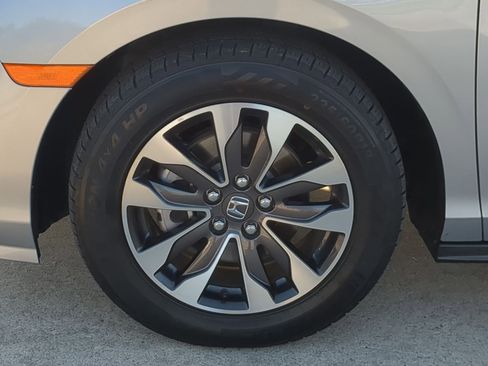 Certified 2024 Honda Odyssey EX-L image 11