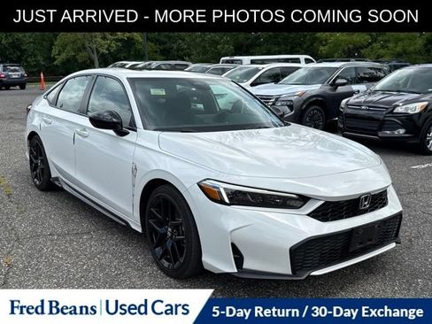 Used 2025 Honda Civic Sport image 1