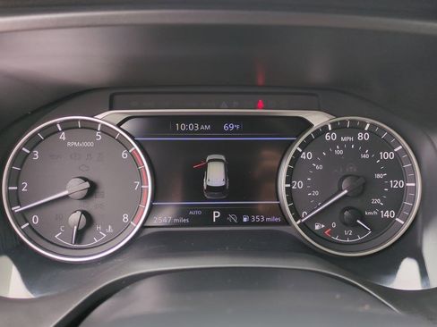 Certified 2025 Nissan Rogue SV image 14