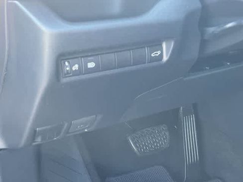 Used 2019 Toyota RAV4 XLE w/ Convenience Package FWD image 29