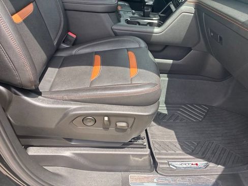 Used 2022 GMC Sierra 1500 AT4 w/ AT4 Premium Package AWD/4WD image 11
