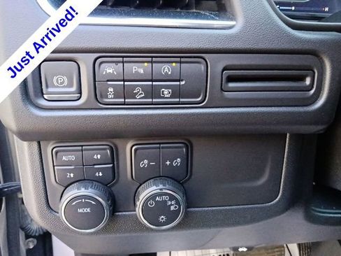 Used 2024 Chevrolet Tahoe Z71 w/ Luxury Package AWD/4WD image 17