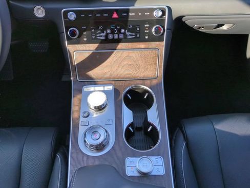 Used 2025 Genesis GV80 3.5T Advanced AWD/4WD image 16