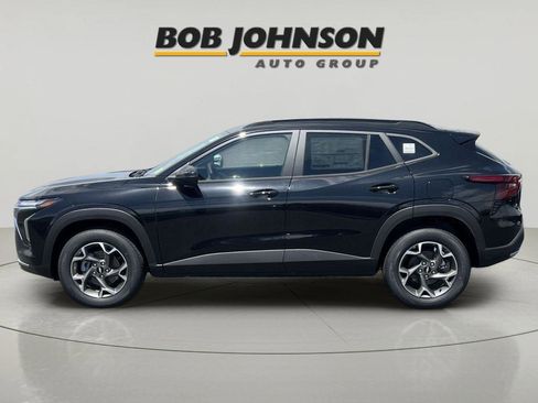 New 2026 Chevrolet Trax LT w/ LT Convenience Package FWD image 6