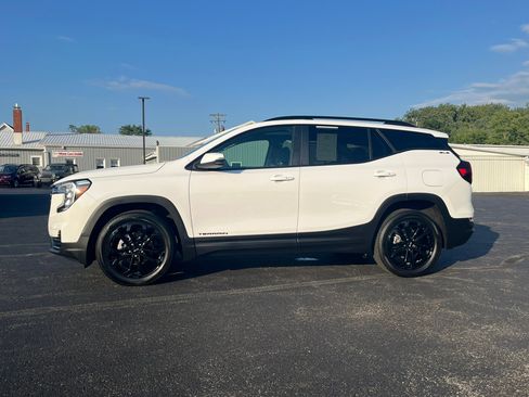 Used 2022 GMC Terrain SLE w/ Driver Convenience Package image 5