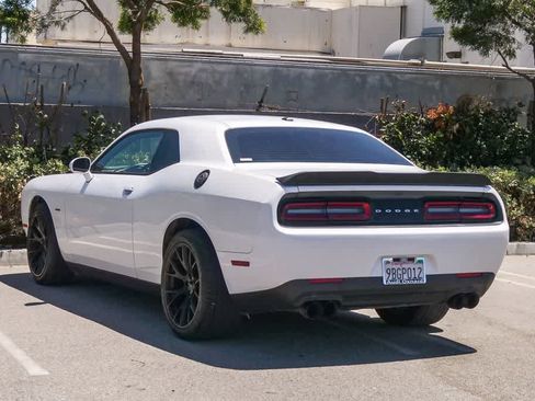 Used 2017 Dodge Challenger R/T RWD image 7