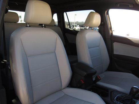 Used 2021 Volkswagen Tiguan S image 11