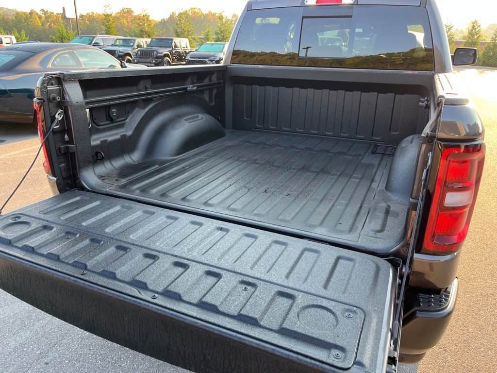 Used 2026 RAM 1500 Warlock AWD/4WD image 5