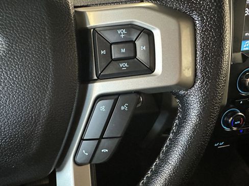 Used 2016 Ford F150 Lariat image 14