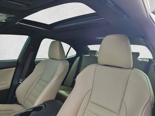 Used 2019 Lexus IS 300 F Sport w/ F Sport Package RWD image 15