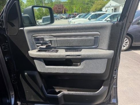 Used 2019 RAM 1500 Classic SLT w/ Luxury Group AWD/4WD image 9