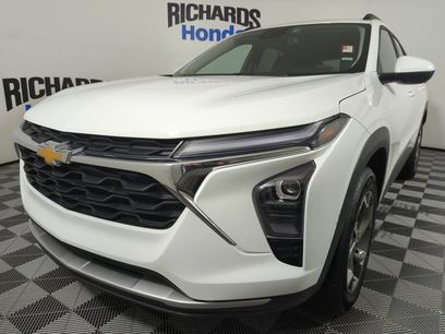 Used 2025 Chevrolet Trax LT