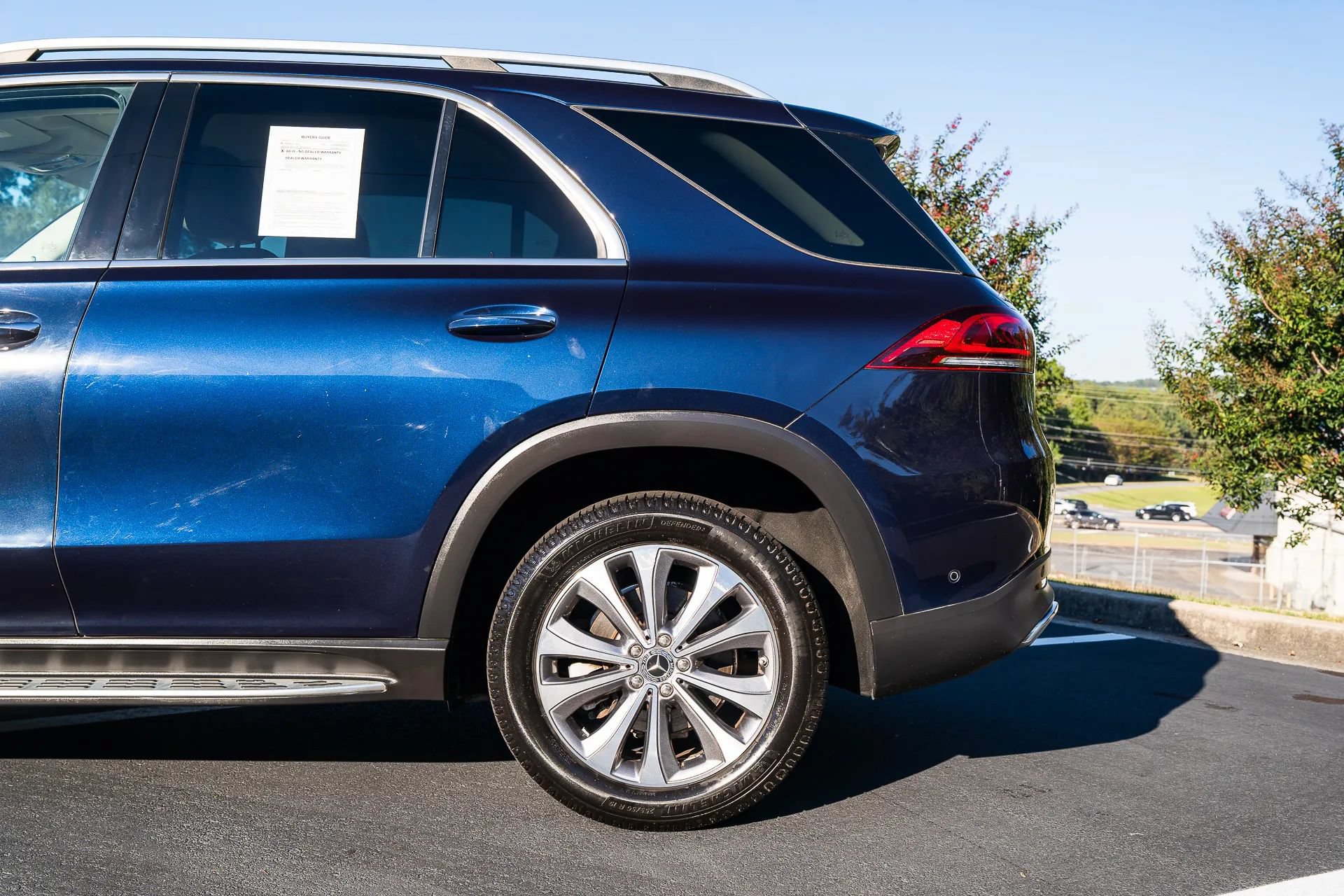 Used 2020 Mercedes-Benz GLE 350 4MATIC w/ Premium Package image 5