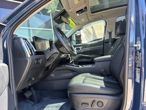 Used 2025 Kia Sorento S w/ Panoramic Sunroof Package FWD image 9