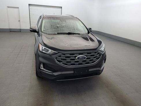 Used 2019 Ford Edge Titanium AWD/4WD image 14
