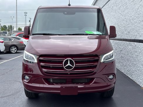 Used 2024 Mercedes-Benz Sprinter 2500 image 5