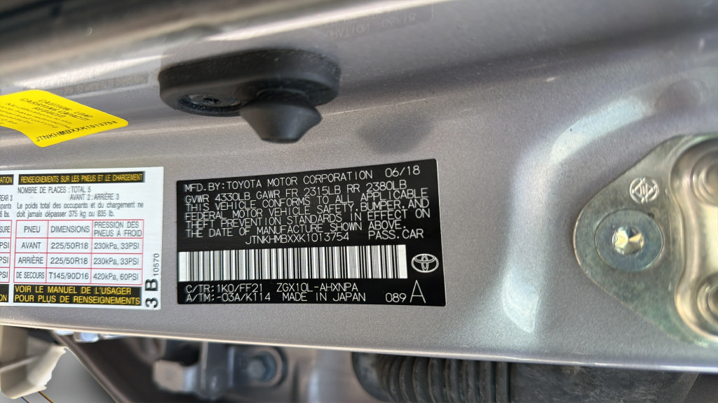 Used 2019 Toyota C-HR XLE FWD image 34