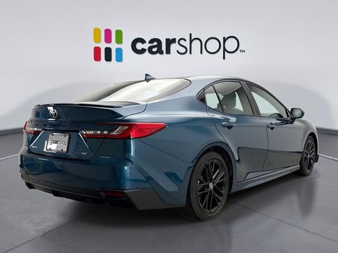 Used 2025 Toyota Camry SE w/ Convenience Package FWD image 5
