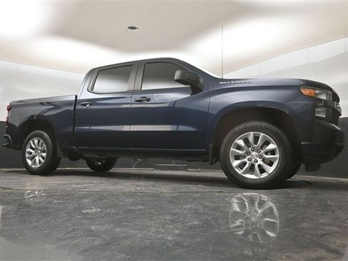 Used 2020 Chevrolet Silverado 1500 Custom w/ Custom Value Package image 14