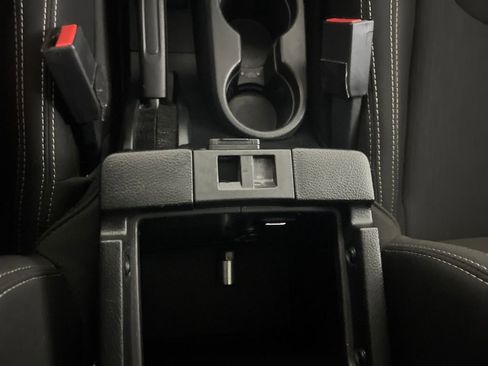 Used 2017 Jeep Wrangler Unlimited Rubicon w/ Connectivity Group image 71