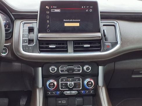 Used 2023 GMC Yukon SLT w/ SLT Premium Package AWD/4WD image 9