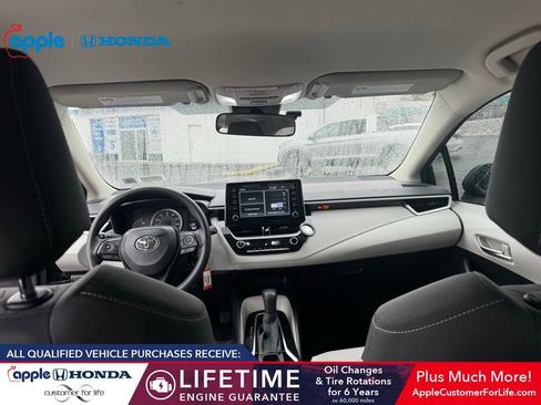Used 2020 Toyota Corolla LE image 8