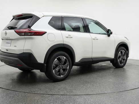 Used 2025 Nissan Rogue SV image 9