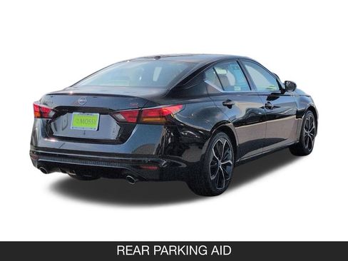Used 2024 Nissan Altima 2.5 SR FWD image 9