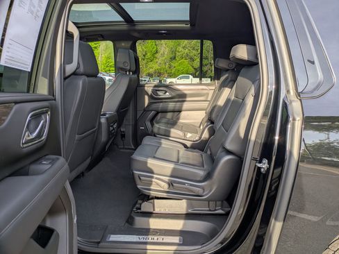 Used 2023 Chevrolet Suburban Z71 w/ Off-Road Capability Package image 29