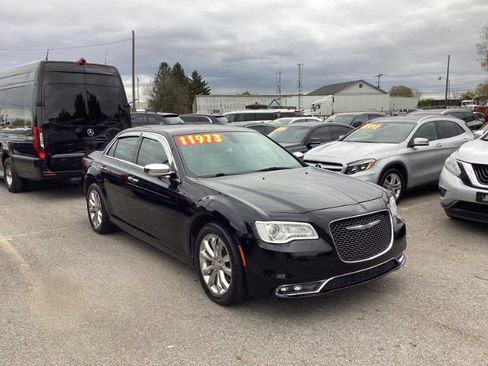 Used 2018 Chrysler 300 Limited image 2