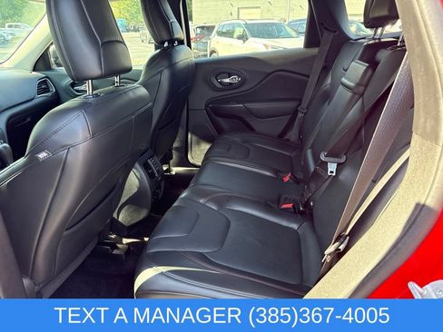 Used 2019 Jeep Cherokee Trailhawk AWD/4WD image 14