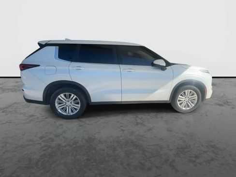 Used 2022 Mitsubishi Outlander ES FWD image 10