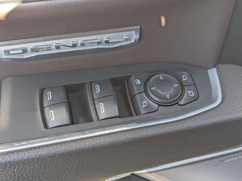Used 2023 GMC Sierra 1500 Denali w/ Denali Reserve Package image 25