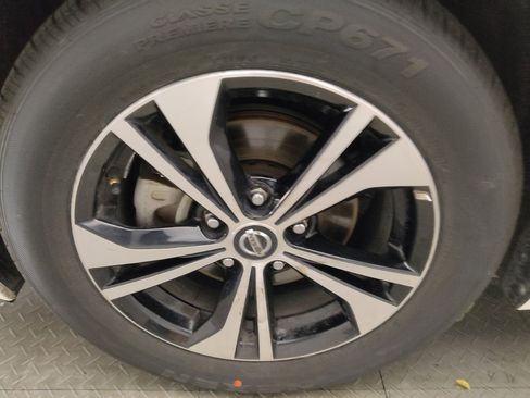 Used 2023 Nissan Sentra SV FWD image 31