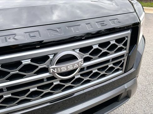 Used 2023 Nissan Frontier SV w/ SV Premium Package image 29